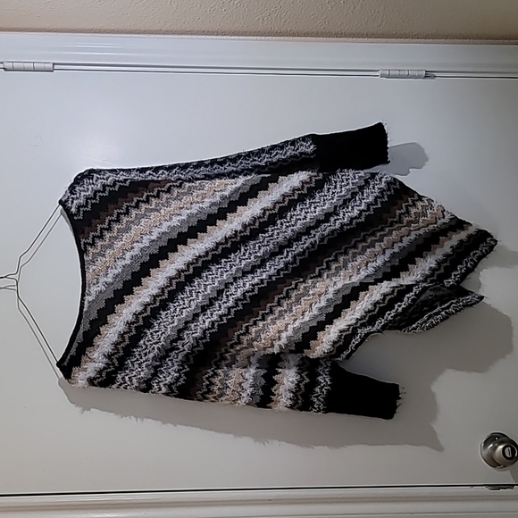 New Directions Puncho Size Small - Picture 2 of 7